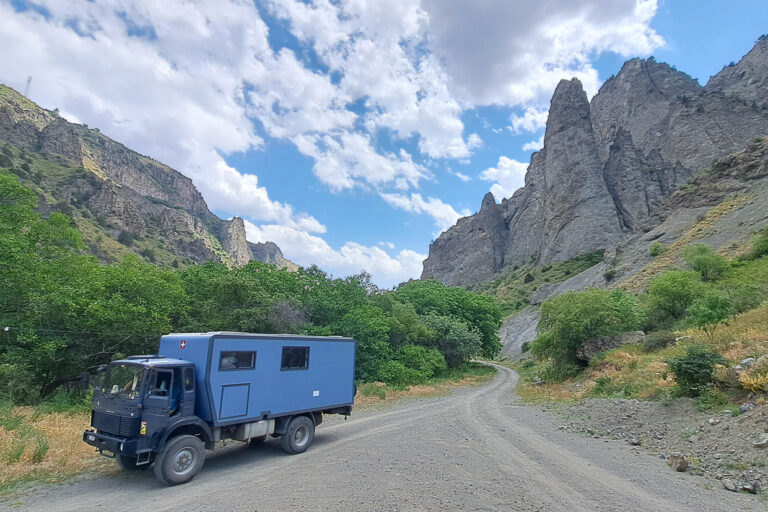 Abenteuerliche Offroad-Strasse nach Jermuk